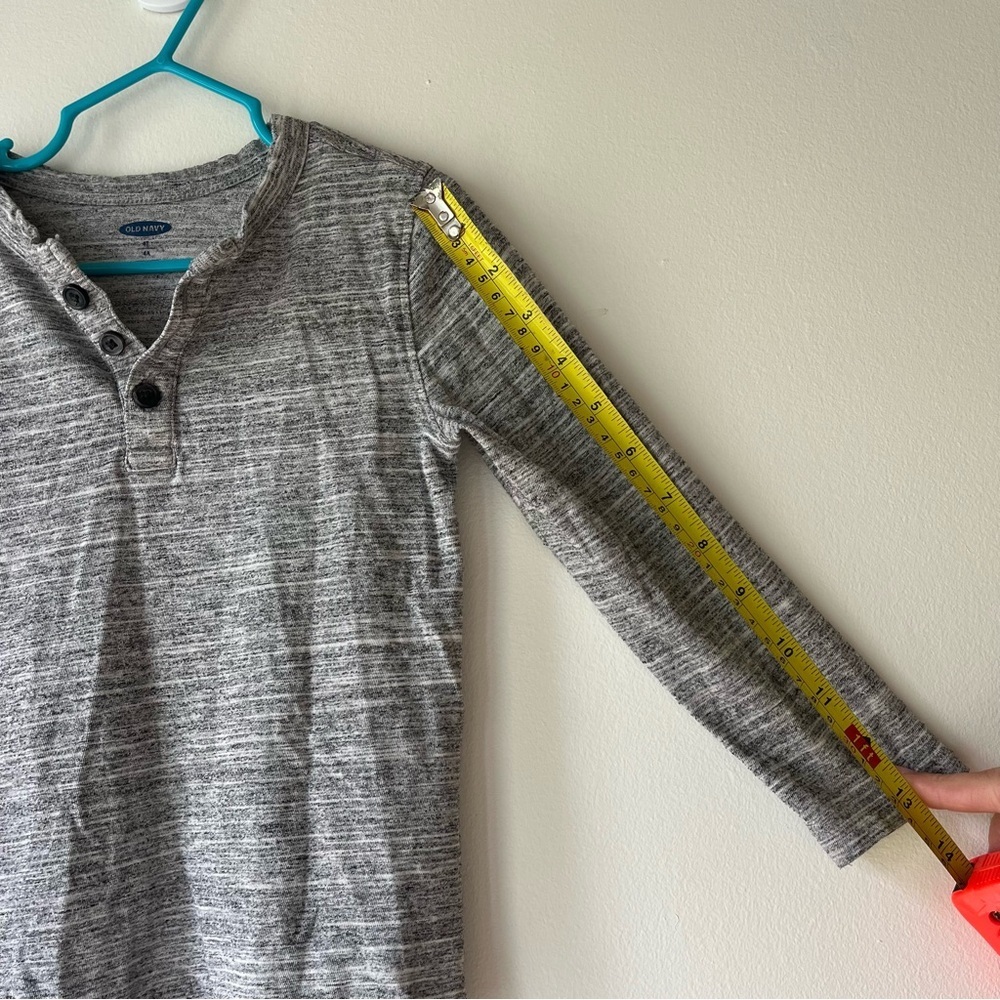 🌼 5/$20 Old Navy Boys Heather Gray Henley Long Sleeve Shirt Size 4T Cotton Blend - Picture 4 of 8